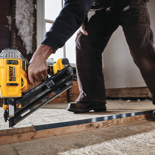 DeWalt DCN692B Cordless Framing Nailer - Image 2