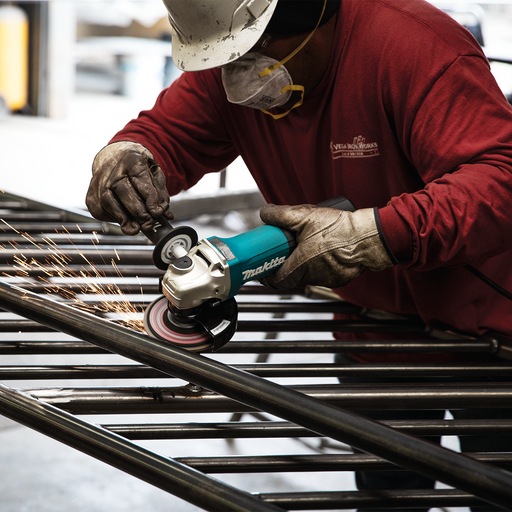 Makita GA5052 4-1/2" / 5" Paddle Switch Angle Grinder - Image 2